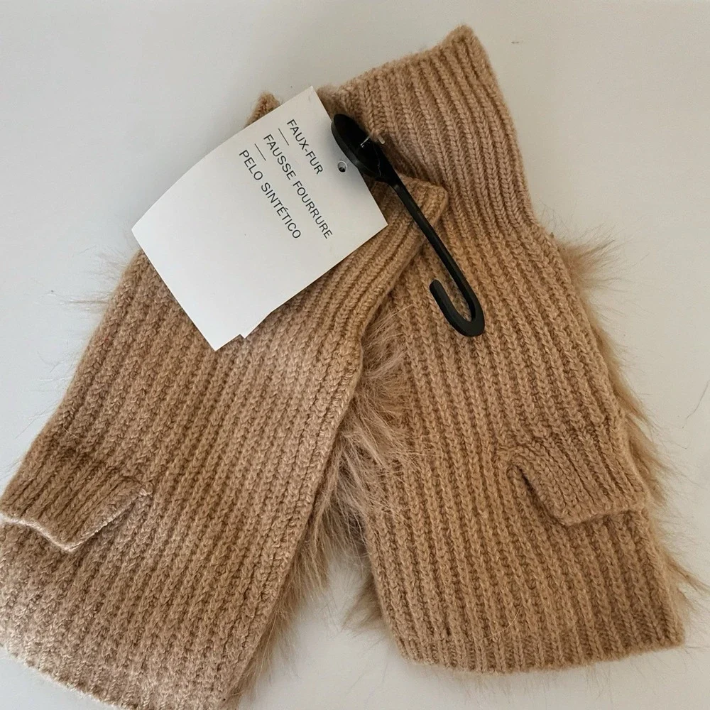 Old Navy Cozy Faux Fur Gloves Earmuffs Women's Lot 4 Winter Gift Set Soft Plush